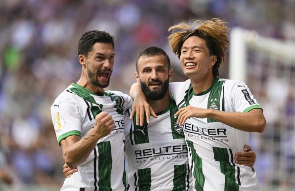 Wie lange trägt Ko Itakura (rechts) noch das Trikot von Borussia Mönchengladbach?