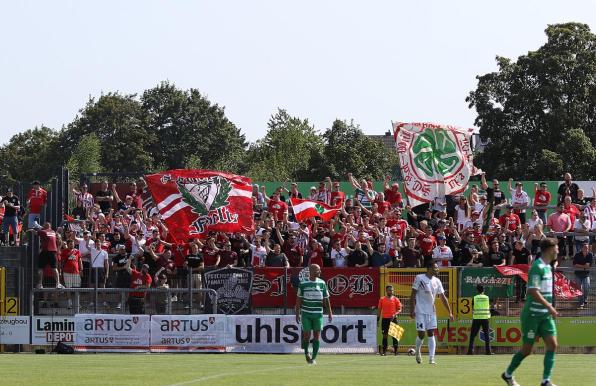 Die mitgereisten RWO-Fans sahen einen Kantersieg ihrer Mannschaft.