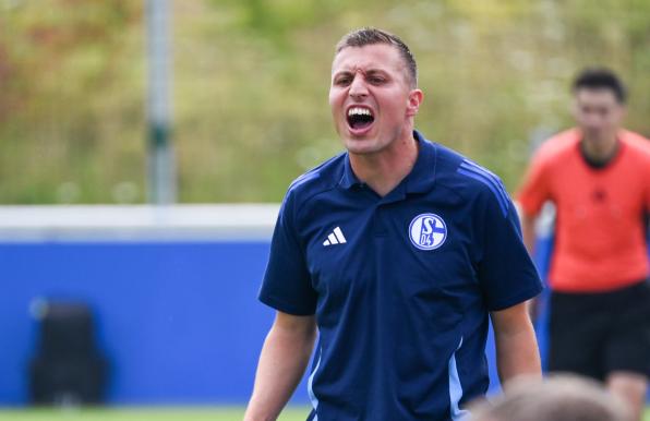 Jakob Fimpel, Trainer von Schalke 04 II, konnte mit der Leistung nicht zufrieden sein.