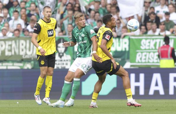 Ex-Schalker Keke Topp im Bundesliga-Spiel zwischen Bremen und dem BVB.