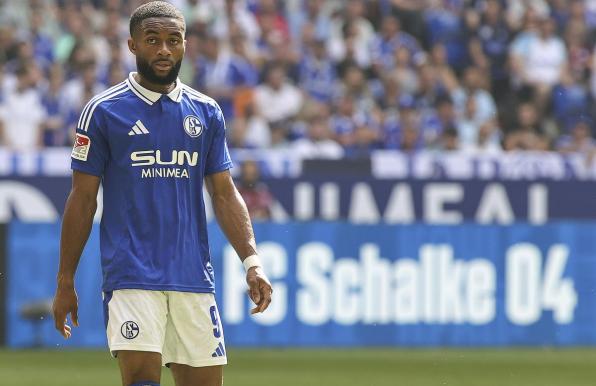 Schalke-Stürmer Moussa Sylla ist derzeit angeschlagen.