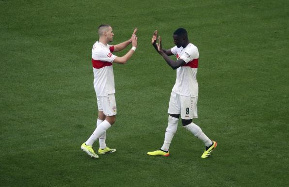 Waldemar Anton (l.) und Serhou Guirassy wechselten aus Stuttgart zum BVB.