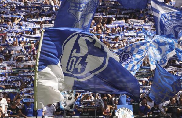 Der nächste Streit zwischen Schalker Fanszene und Polizei.