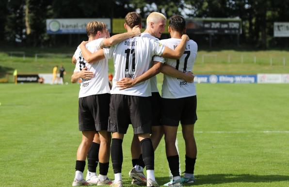 Grund zur Freude: Der 1. FC Bocholt steht im Achtelfinale.