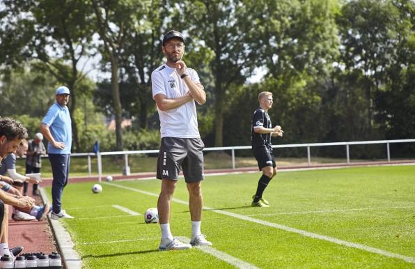 Damian Apfeld, Trainer des ETB Schwarz-Weiß Essen.