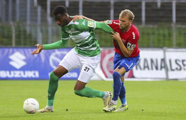 Niederlage gegen die Ex-Kollegen für Tim Stappmann (r.).