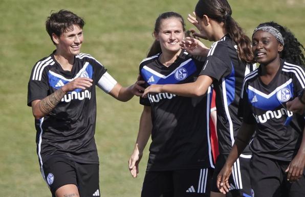 Die Frauen des FC Schalke stehen vor dem BVB auf Platz eins der Westfalenliga. 