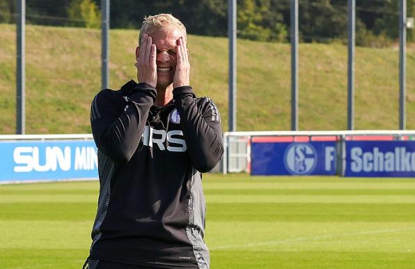 Schalke-Trainer Karel Geraerts muss gegen Darmstadt mit seiner Elf liefern. 