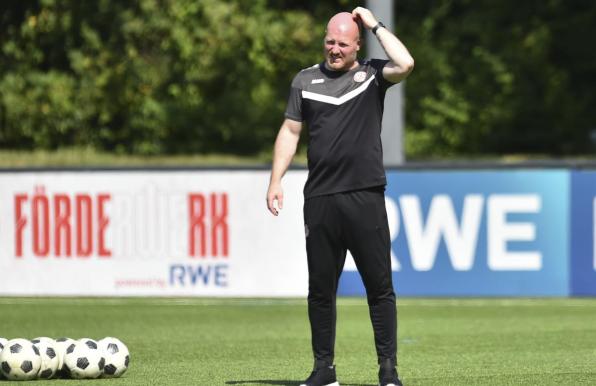 2:2 gegen Bader SV. RWE-II-Trainer Stefan Lorenz musste nach langer Zeit mal wieder etwas grübeln.