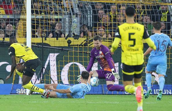 Serhou Guirassy erzielt gegen den VfL Bochum das 3:2 für den BVB. 