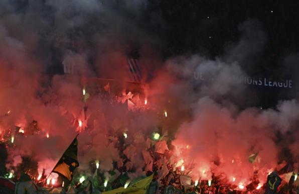 Champions League: BVB gegen Celtic - Uefa-Protest, Pfeifkonzert, Pyro-Show