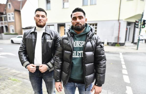 Ibrahim Allouche (24) und Tarek Saado (22) (v.l.): Die beiden jungen Männer aus Altenessen haben am Samstagabend ihr eigenes Leben riskiert, als sie Menschen aus einem Brandhaus befreiten.

