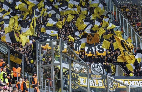 Die Fans von Alemannia Aachen zuletzt bei Dynamo Dresden.