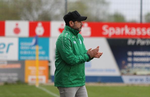 Farat Toku, Trainer des SV Rödinghausen.