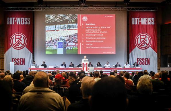 Am 13. Oktober treffen sich die RWE-Mitglieder zur Jahreshauptversammlung von Rot-Weiss Essen wieder im Saal Europa der Messe Essen.
