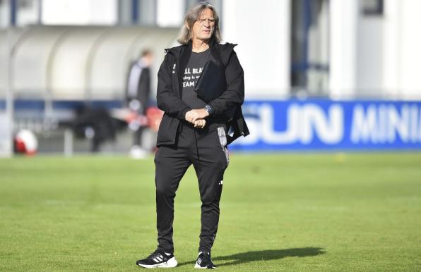 Norbert Elgert, Trainer der U19 des FC Schalke 04.