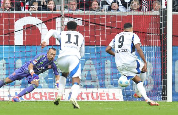 Robert Glatzel erzielte zwei HSV-Treffer in Düsseldorf.