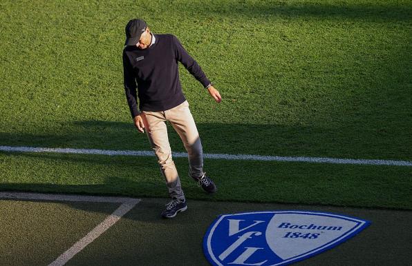 Peter Zeidler steht mit dem VfL Bochum früh unter Druck. 