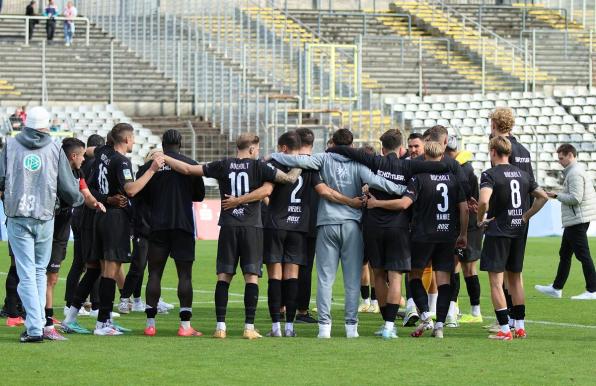 Der 1. FC Bocholt im Spielerkreis.