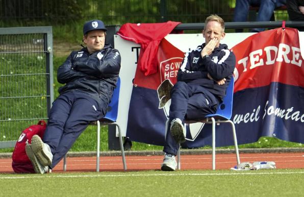 Entspanntes Trainergespann des SC Werden-Heidhausen: Kevin Busse (links) und Danny Konietzko.