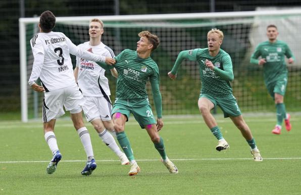 Die SpVg Schonnebeck (in grünen Trikots) gewann auch gegen den FC Büderich. 