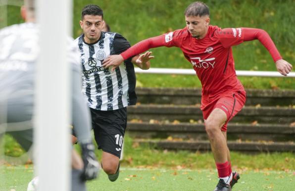 Beim Oberliga-Duell zwischen Wattenscheid 09 und dem SV Schermbeck ging es ordentlich zur Sache - nicht nur auf dem Feld. 