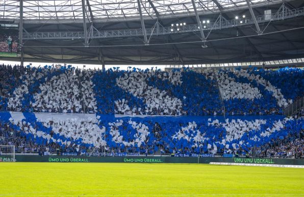 In der Vorsaison beeindruckten die Schalke-Fans in Hannover.