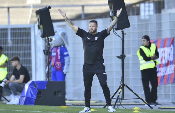 René Lewejohann ärgert sich über die knappe Niederlage gegen Gladbach II. 