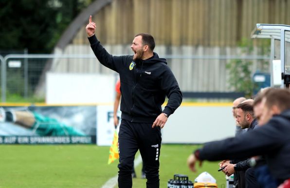 Kristopher Fetz, Trainer des 1. FC Düren.