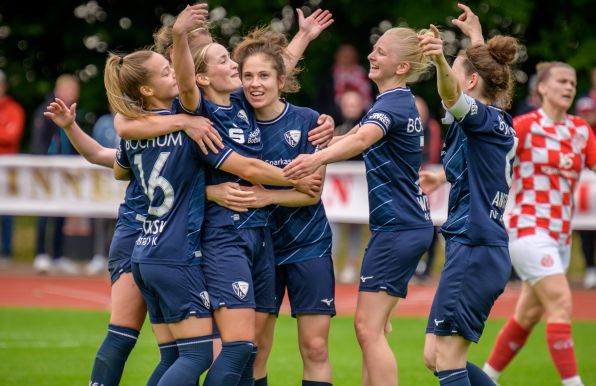 Die Frauen des VfL Bochum feiern wieder einen Sieg.