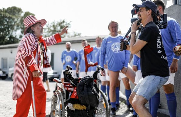 Glockenhorst (links) war einer der bekanntesten Fans von Rot-Weiss Essen.