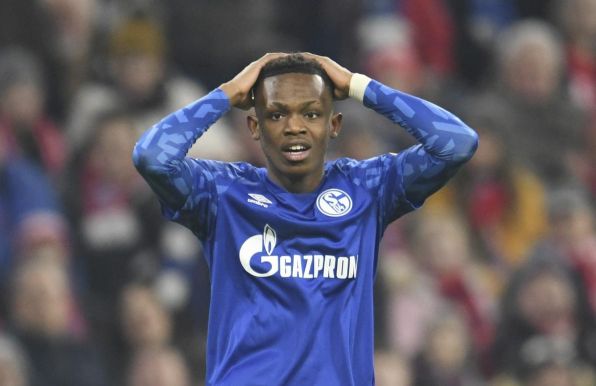 Rabbi Matondo im Trikot des FC Schalke 04.