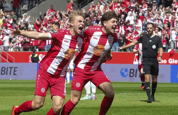 Hier jubelte Cedric Harenbrock (links) noch für Rot-Weiss Essen.