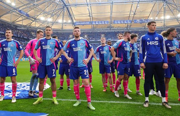 Schalke verlor auch das Heimspiel gegen Greuther Fürth. 