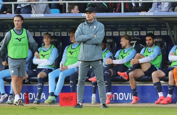 Markus Feldhoff verlor sein erstes Spiel mit dem VfL Bochum 0:5 gegen den FC Bayern. 