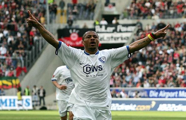 Joel Epalle, hier im Trikot des VfL Bochum, beim 3:0-Sieg in Frankfurt - im April 2007.