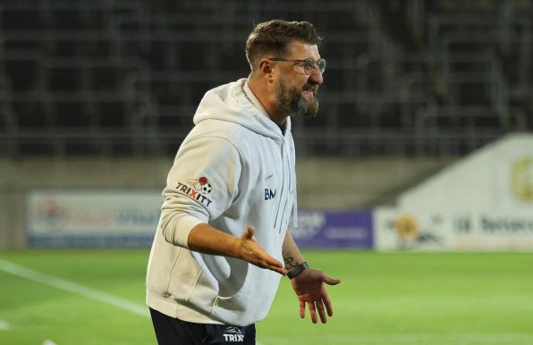 Kray-Trainer Bartosz Maslon beim Spiel in Wuppertal. 