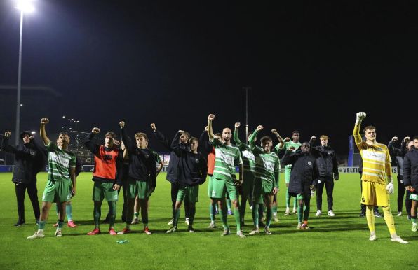 Mannschaft und Fans von Rot-Weiß Oberhausen haben in dieser Saison schon einige Siege gefeiert.