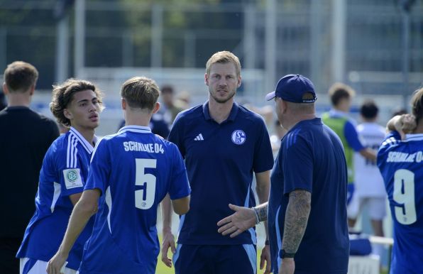 Muss um den Einzug in Liga A bangen: Thomas Bertels, Trainer der Schalker U17. 