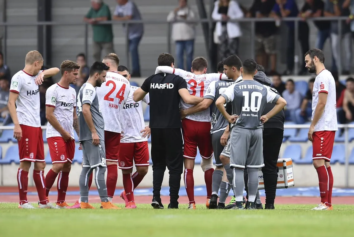 VfB Bottrop: Viele Fans gegen RWE erwartet - Ich hoffe, dass es diesmal  keine Verletzten gibt | RevierSport